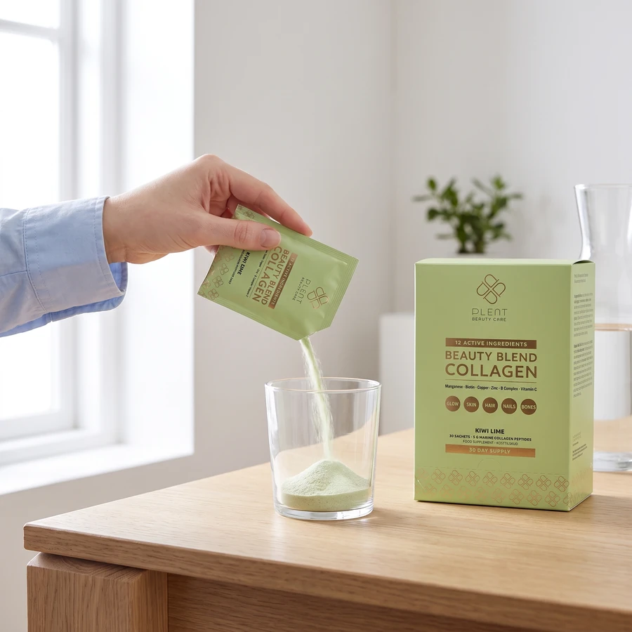 Rozerwij saszetkę Plent BEAUTY kiwi limonka i wsyp do szklanki